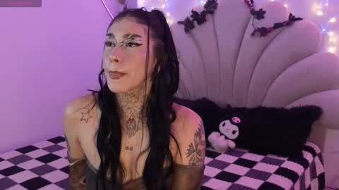 Snapshot of korolovaa chatting on 12/21/25, 10:28 korolova online show from 12/21/25, 10:28