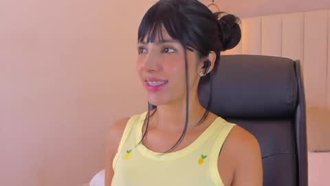 Snapshot of kosmic_21 chatting on 10/21/25, 01:34 K O S M I C online show from 10/21/25, 01:34