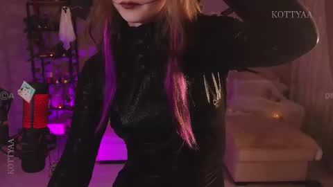 Snapshot of kottyaa_ch chatting on 10/31/25, 07:37 Kottyaa cb FOLLOWING online show from 10/31/25, 07:37