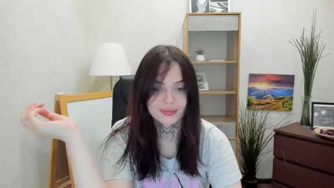 Ariel online show from 12/19/25, 03:19