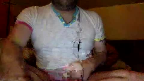 Snapshot of kr4k3n_ chatting on 10/17/25, 11:29 kr4k3n_ online show from 10/17/25, 11:29