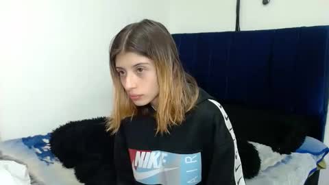 Snapshot of kratos_and_afrodita chatting on 11/09/25, 07:23 kratos_and_afrodita online show from 11/09/25, 07:23