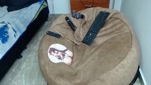 Snapshot of kratos_and_afrodita chatting on 11/13/25, 11:14 kratos_and_afrodita online show from 11/13/25, 11:14