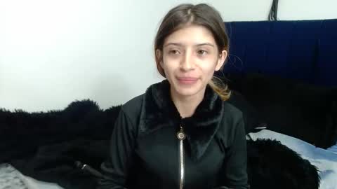 Snapshot of kratos_and_afrodita chatting on 12/14/25, 01:11 kratos_and_afrodita online show from 12/14/25, 01:11