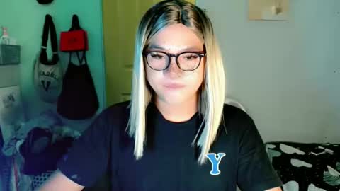 krezikeed online show from 04/15/26, 01:01