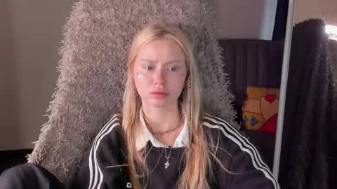 kris_grant online show from 09/17/25, 10:50