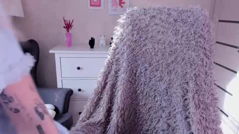 kris_grant online show from 10/08/25, 08:23