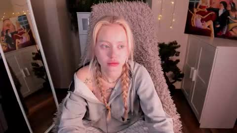 kris_grant online show from 12/04/25, 10:35