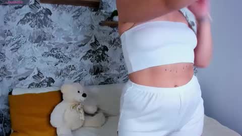 kris_icebb online show from 10/15/25, 02:55