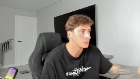 Snapshot of krishort chatting on 06/06/26, 08:30 krishort online show from 06/06/26, 08:30
