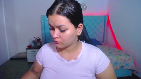 kriss_sweetboobs online show from 01/05/25, 12:31