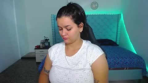 kriss_sweetboobs online show from 01/08/25, 12:37