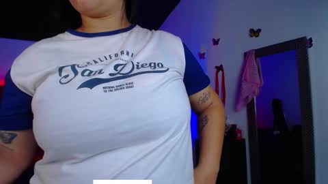 kriss_sweetboobs online show from 11/16/25, 10:54