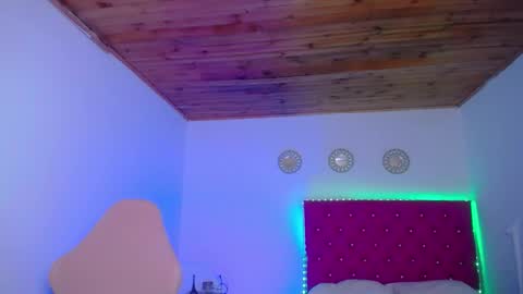 kriss_sweetboobs online show from 01/13/26, 11:59