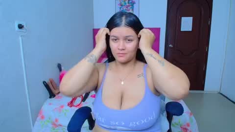 kriss_sweetboobs online show from 07/14/26, 01:06