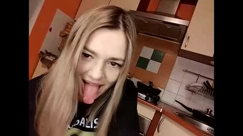KrissSexi online show from 02/04/25, 08:49