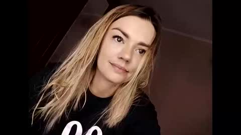 KrissSexi online show from 10/11/25, 04:12