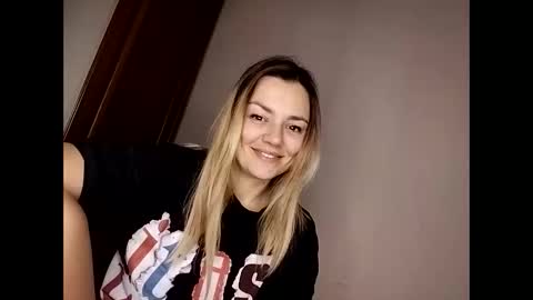 KrissSexi online show from 11/15/25, 06:59