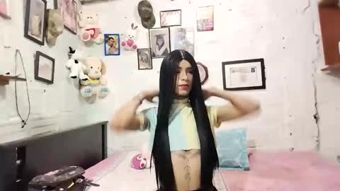 krisstal703358 online show from 09/17/25, 08:38