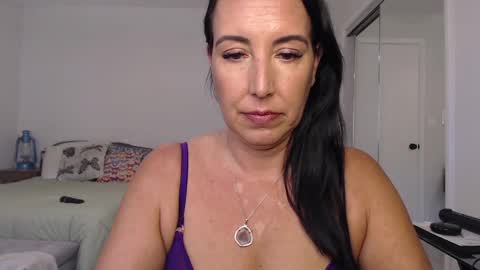 Krissy online show from 12/01/24, 04:29