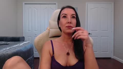 Krissy online show from 02/03/25, 02:02