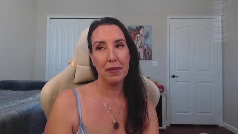 Krissy online show from 02/12/25, 02:32