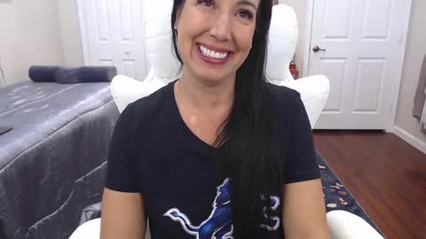 Krissy online show from 10/05/25, 02:26