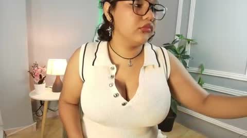 Snapshot of kristal_donne chatting on 06/16/26, 12:08 KRISTYN online show from 06/16/26, 12:08