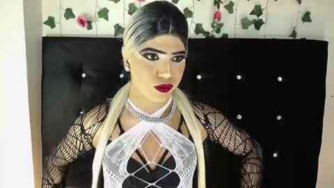 kristal_queen01 online show from 05/14/26, 07:37
