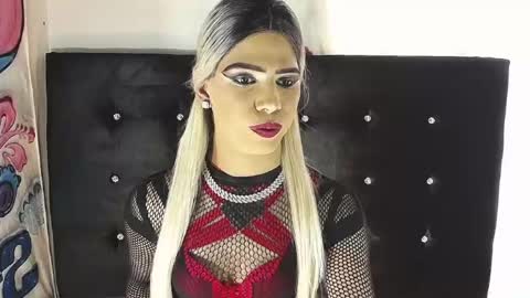 kristal_queen01 online show from 05/25/26, 06:03