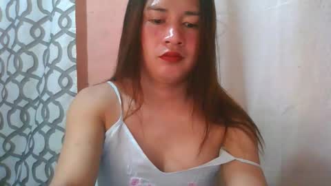 Snapshot of kristalheart chatting on 10/23/25, 10:52 krunchee online show from 10/23/25, 10:52