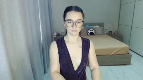 twitter    Annemarye 23 online show from 01/30/25, 10:50