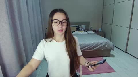 Snapshot of kristall_xxx chatting on 01/07/26, 08:39 twitter Annemarye 23 online show from 01/07/26, 08:39