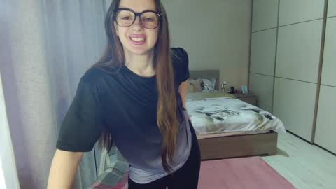 Snapshot of kristall_xxx chatting on 04/11/26, 05:12 twitter Annemarye 23 online show from 04/11/26, 05:12