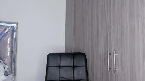 Snapshot of kristen_dollts chatting on 11/17/25, 01:55 kristen_dollts online show from 11/17/25, 01:55