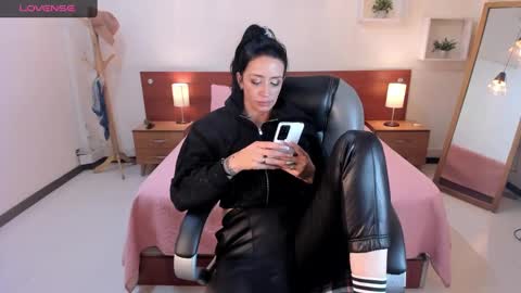 Sophia online show from 12/27/24, 02:25