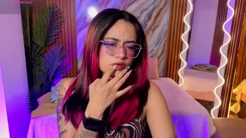 kristen_tay online show from 06/01/26, 02:24