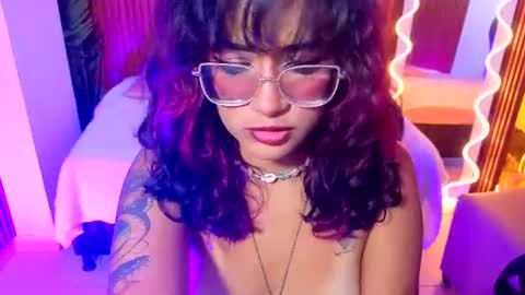 kristen_tay online show from 07/07/26, 06:47