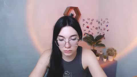 Snapshot of kristenx_x chatting on 09/10/25, 10:37 Kristen online show from 09/10/25, 10:37