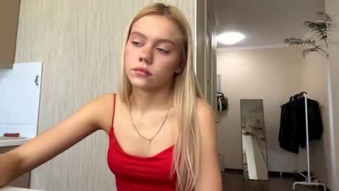Snapshot of kristifelicien chatting on 06/11/26, 05:16 Blake online show from 06/11/26, 05:16