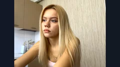 Snapshot of kristifelicien chatting on 06/13/26, 05:27 Blake online show from 06/13/26, 05:27