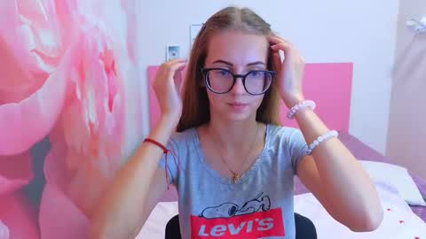 Kristina Adel online show from 11/14/25, 08:46