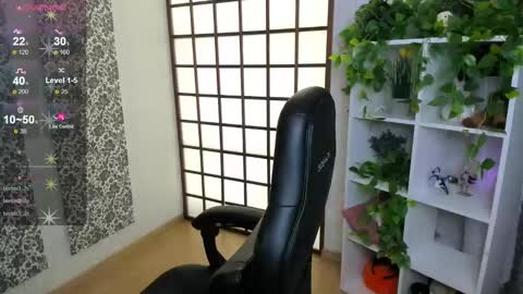 Snapshot of kristine_beauty chatting on 02/09/25, 11:36 Kristi online show from 02/09/25, 11:36