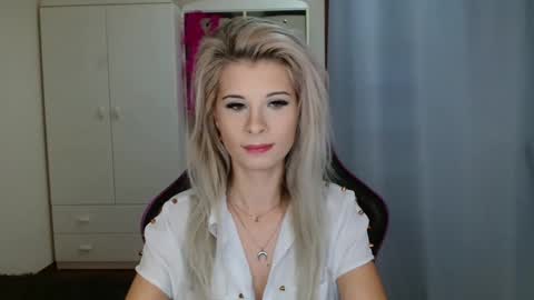 KristineAmore online show from 10/27/25, 08:51