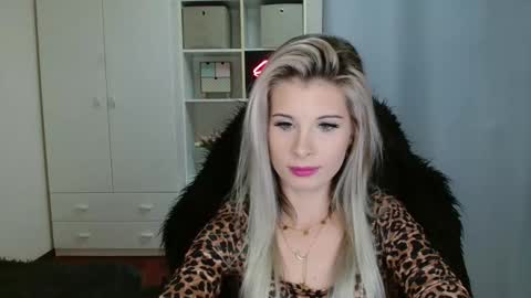 Snapshot of kristineamore chatting on 11/03/25, 03:13 KristineAmore online show from 11/03/25, 03:13