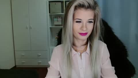 Snapshot of kristineamore chatting on 11/07/25, 08:03 KristineAmore online show from 11/07/25, 08:03