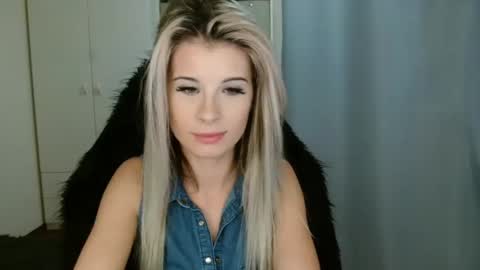 Snapshot of kristineamore chatting on 11/18/25, 07:29 KristineAmore online show from 11/18/25, 07:29