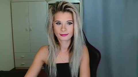 Snapshot of kristineamore chatting on 11/25/25, 07:19 KristineAmore online show from 11/25/25, 07:19