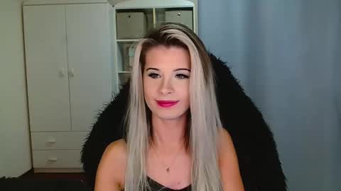 Snapshot of kristineamore chatting on 11/28/25, 07:33 KristineAmore online show from 11/28/25, 07:33