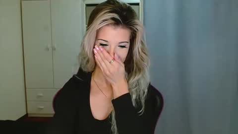 Snapshot of kristineamore chatting on 12/15/25, 07:23 KristineAmore online show from 12/15/25, 07:23